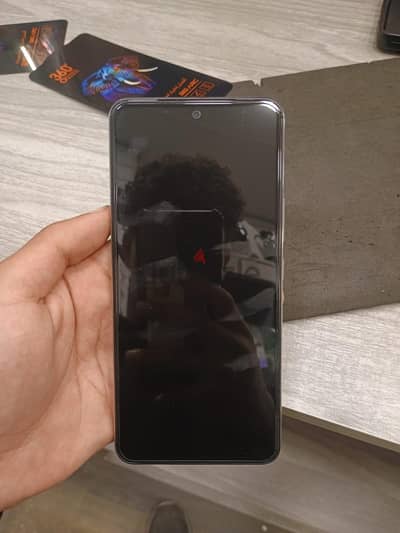Vivo V40 lite مطلوب ١٠٠٠٠ج وقابل للتفاوض البسيط لسرعة الببع