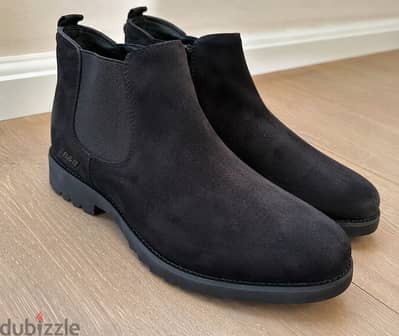 بوط اسود