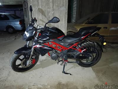 Benelli TNTi 150 بينيلي