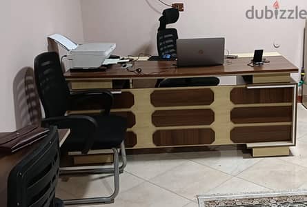 مكتب مدير مستعمل بحالة ممتازة