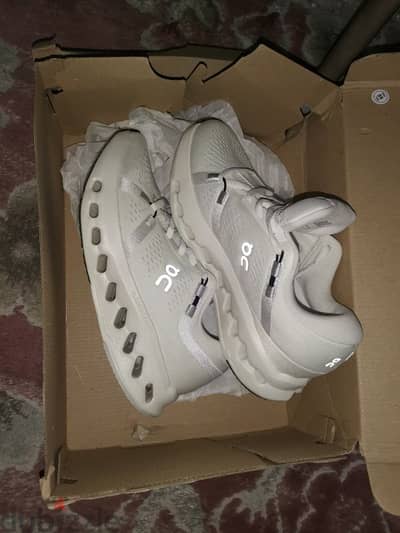 ON CODE SHOE NEW FROM UNITED STATED