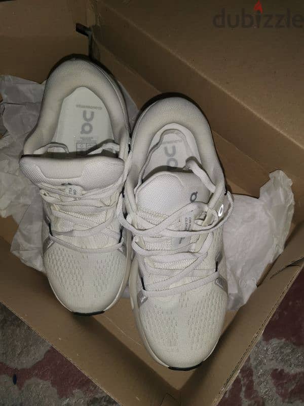 ON CODE SHOE NEW FROM UNITED STATED 1