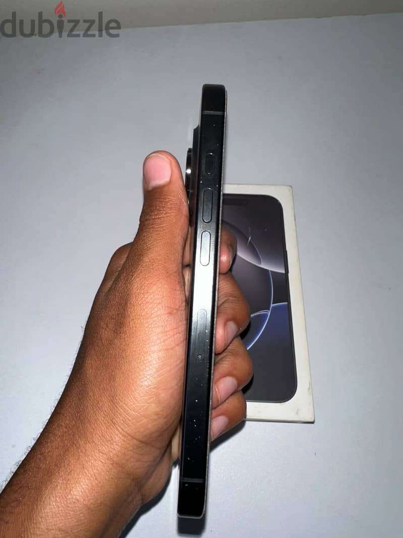 Apple - iPhone 16 Pro 4