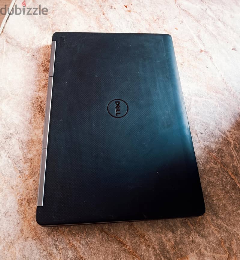 Model: Dell precision 7520 2