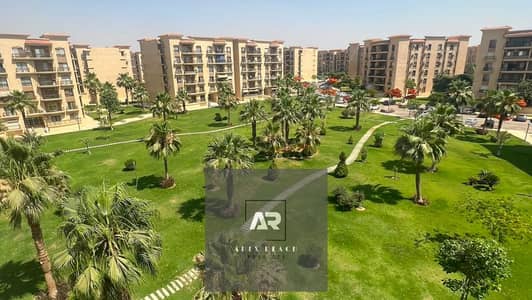 لقطــــــة شقة 131 متــــــر للبيـــــع علي أكبر جــــــــاردن في الرحاب 2 - التجمع الاول