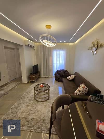 شقة مفروشة للإيجار في مدينتي - B7 - دور رابع - غرفتين وحمام