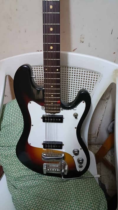 Electric guitar melody vintage made in Italy جيتار اليكتريك ايطالى