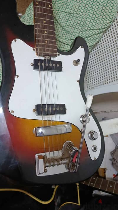 Electric guitar melody vintage made in Italy جيتار اليكتريك ايطالى