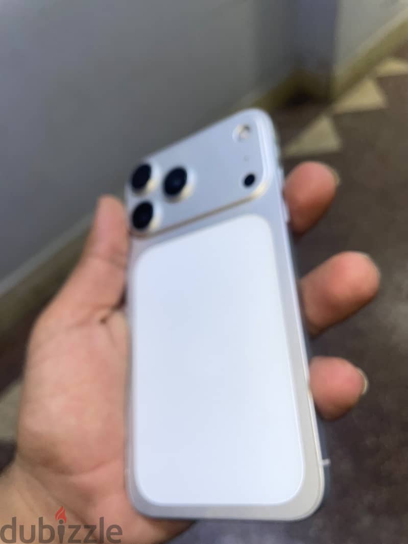 Apple - iPhone 17 Pro IPHONE XR 5