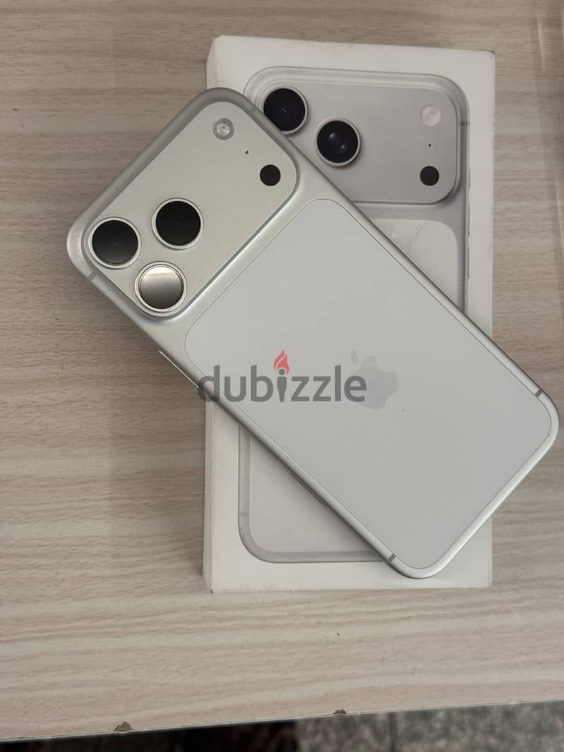 Apple - iPhone 17 Pro Max 1