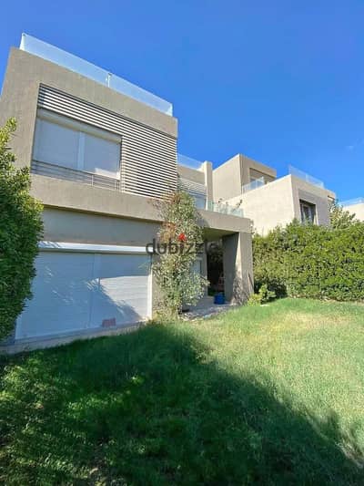 Ready to move twin house on the golf in palm hills