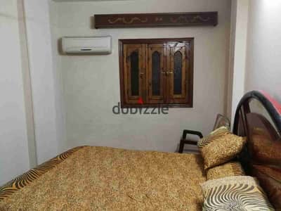 شقه مفروشه في المعادي شارع 105 الريسي الدور الربع سلم غرفتين منهم غرفه مكيفه وريسبشن مكيف حمام مطبخ غاز طبيعي