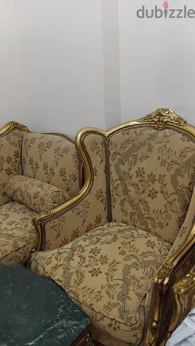 صالون كلاسيك مُدهَّب