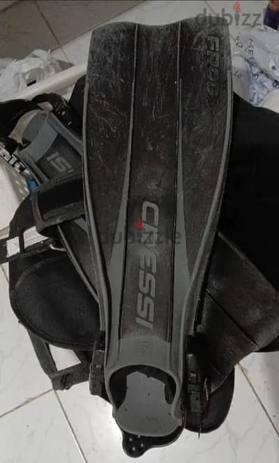 cressi frog scuba diving fins, used.