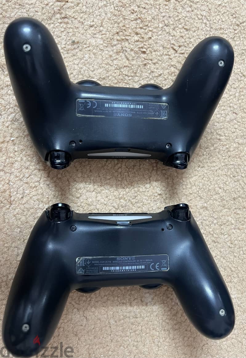 Playstation 4 • 2 Dualshock Original • PS Camera • LIKE NEW 8