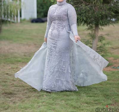 فستان خطوبة/سواريه فاخر من The Wedding Shop
