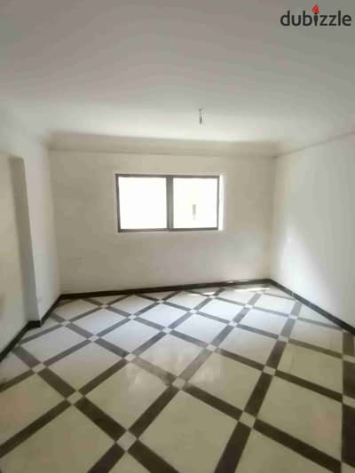 New law apartment in Maadi near the Maadi Corniche and Sadat Academy and Maadi Military Hospital, first floor, 4 rooms
