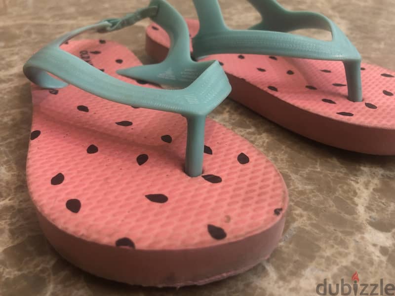 Old Navy. . Flip flop 2