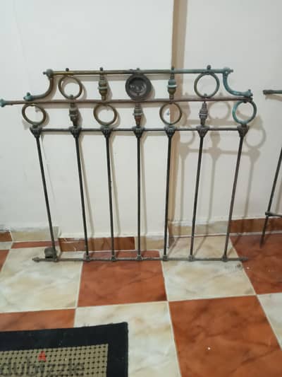 سرير عمدان