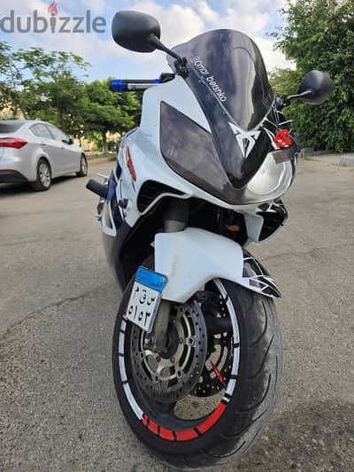 Honda f4i sport