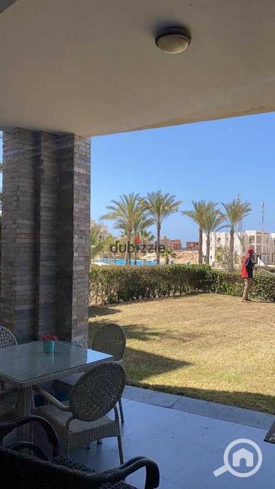 ٣ غراف ارضي بي جنينة للايجار في امواج