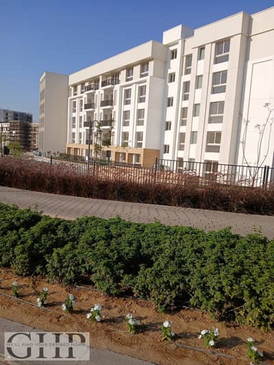 شقة للبيع في أب تاون كايرو إعمار  برايم لوكيشن تشطيب كامل جاهزة للمعاينة Uptown Cairo Emaar