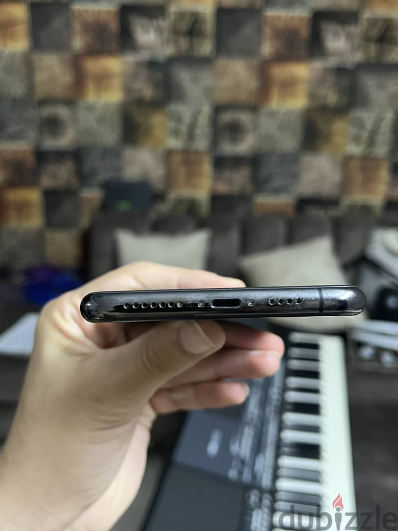Apple - iPhone 11 Pro Max 3
