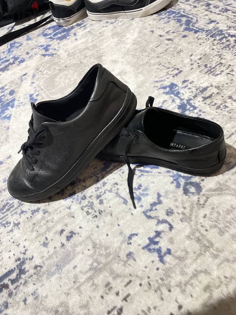 Black casual shoes 1