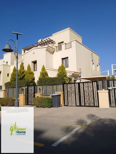 Town House Middle 280 m for sale in mivida new cairo prime location