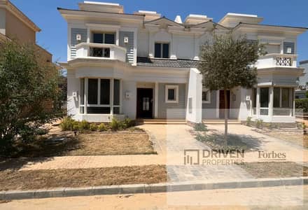 Landscape View Ready to Move Twin House 335 sqm for Sale in Mountain View iCity Compound 6th of October