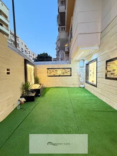 You will live in a two-story duplex with high luxury finishing, the first residence at the price of a ground floor apartment.