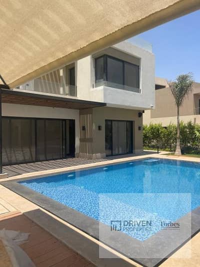 Ultra Super Lux Type C Standalone Villa with Pool for Sale in The Crown Palm Hills 6th of October Golf Extentsion Golf Views