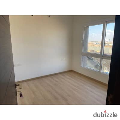 Resale apartment for sale at a very special price, lower than the company price, negotiable. 95 meters in Kayan.