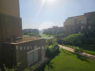 بنتهاوس للبيع متشطب بالكامل بالمطبخ مع فيو مفتوح في بالم باركس بالم هيلز