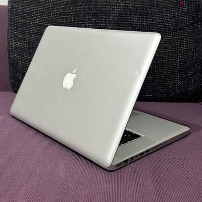 للبيع MacBook