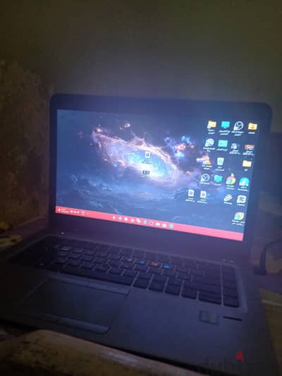 hp 840  cor i5  الجيل السادس