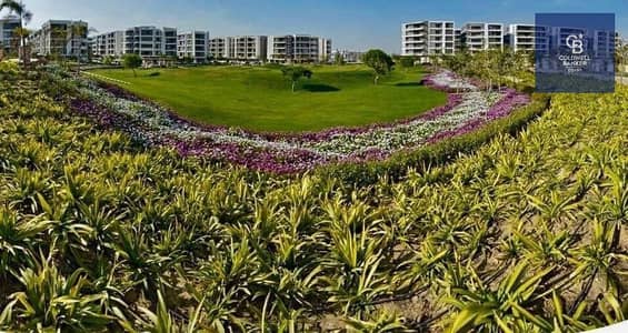 شقه للبيع غرفتين دايركت علي طريق السويس في كومباند تاج سيتي taj city التجمع الاول امام مطار القاهره الدولي وفندق كمبينسكي