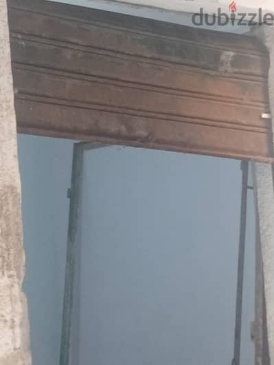 باب حديد ايطالي مقاس 150عرض في 245 طول  بمشتملاته