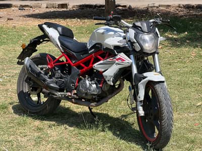 Benelli TNT 150  انجكشن