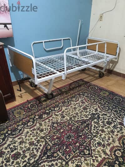 سرير حديد بالكامل قوى جدا حالة ممتازة