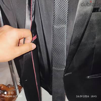 بدلة سهرة (تكسيدو) سوداء فاخرة - تصميم إيطالي أنيق - مقاس 48"