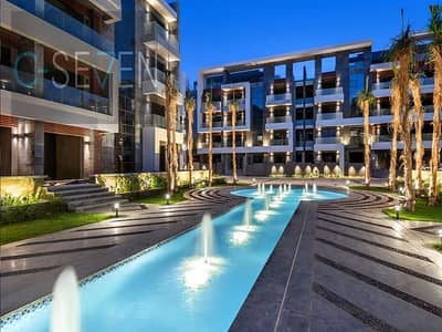 شقة في مجمع "إل باتيو كازا" (El Patio Casa) المساحة: 160 متراً مربعاً الطابق: الأول 3 غرف نوم 3 حمامات الحالة: نصف تشطيب