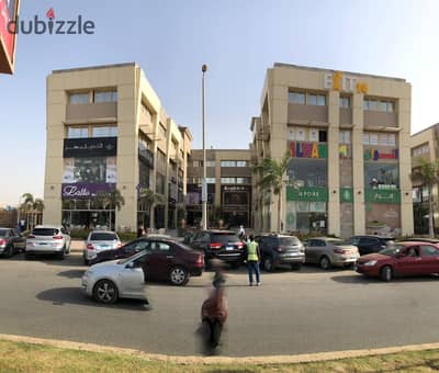 للايجار محل ٢٥٠ م لوكيشن مميز مطلوب برند