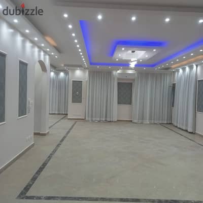 فيلا منفصله لايجار بمدينتي نموذج W في Vg1 فيو الجولف والبحيرات  ↩ بالمطبخ والتكيفات ↩ تشطيبات خاصه ↩ بجوار نادي الجولف  ↩  فيو الجولف والبحيرات   مساحه الأرض :  720  متر  مساحه المباني :  360 متر    تنقسم الفيلا إلي :   الدور الأول :  ريسيبشن