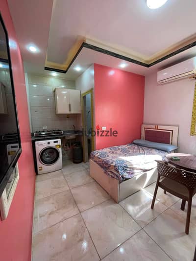  استوديو سنجل مكيف دور ثاني أسانسير - شباب -  فقط بسعر لقطة 5500 - الكهرباء كرت على الساكن يوجد 200 جنيه خدمات حارس . .  يوجد واي فاي  حي أول مجاورة ثانية