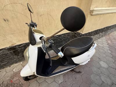 للبيع سكوتر كهرباء بحاله جيده