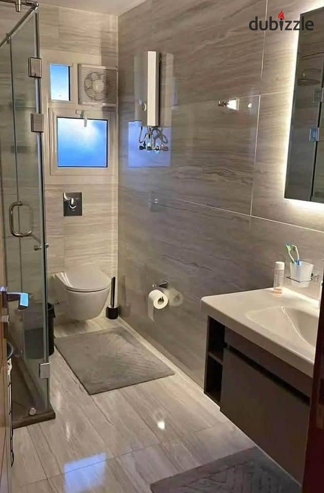 شقة بـ٣ غرف نوم في فيفث سكوير المراسم، صورة ٨ من ١٨