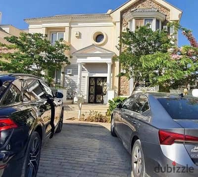 فيلا لقطه بالسعر القديم متشطبه استلام فوري في ماونتن فيو اكتوبر مساحتها كبيره وتقسيمه مميزه جدا من الداخل ومساحه الجاردن كبيره بحمام سباحه خاص