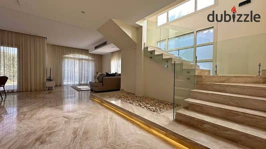 Standalone Villa for Sale at Below Market Price – Quick Sale in One of the Finest Compounds in New Cairo  Located in a prime location next to Katameya
