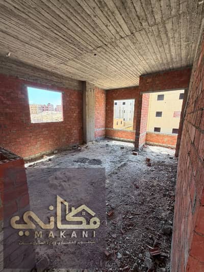 فرصه للاستثمار او للسكن في الحي المتميز في مدينه بدر شقه دور اول يمين 140م   تاني نمره من الخدمات الي في منتصف الحي متاح تسهيلات في السدات
